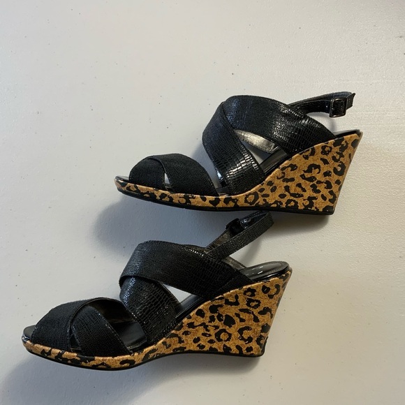 Kenneth Cole Reaction knock black /cheetah wedges - Picture 4 of 9